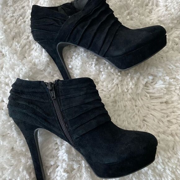 Gianni Bini black heeled booties boots Size 6 - Picture 4 of 6